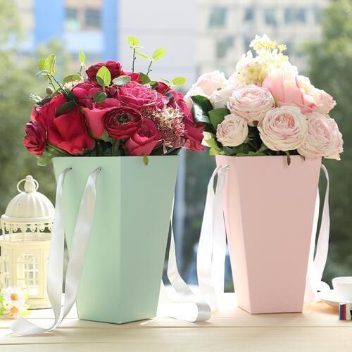 Portable Flower Box Waterproof Paper Handy Gift Bag Kraft Handbag Wedding Rose Party Gift Box Packaging For Candy Cake Birthday