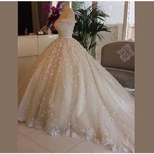 2015 Elegant Sweetheart Cap Sleeve Flower Court Train Puffy Luxury Wedding Dresses