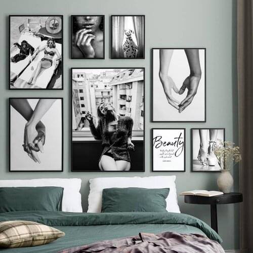 Black White Canvas Print Hands In Heart Picture Fashion Girl Poster Minimalist Painting Modern Wall Art Home Decoration Bedroom