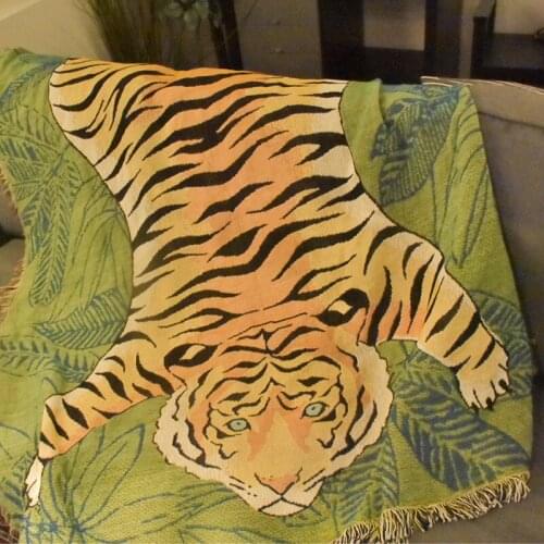 Aggcual cartoon tiger sofa blanket decoration room dormitory bed cover nordic throw blanket with tassel sofa towel Carpet XT918