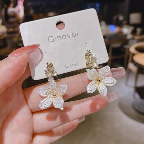 2021 Wholesale Korean White Shell Flower Petals Leaves Drop Earrings for Women New Statement Pendientes Trendy Jewelry