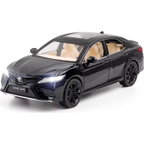 1:24 high simulation Camry alloy family car sound and light pull back model decoration childrens metal toy for gifts