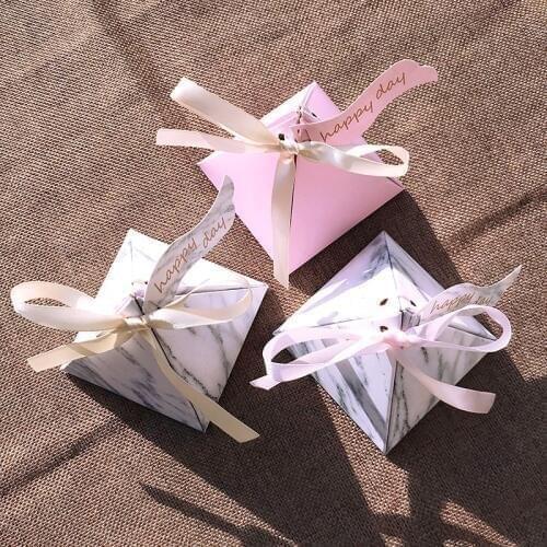 100pcs Pyramid Marble style Candy Box Wedding Favors Party Supplies Gift Box Two Side With Ribbon Weddings Party Supplies