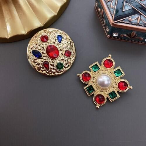 And American antique Dong Brooch Vintage color treasure exquisite simple chest flower coat silk scarf pin fashion