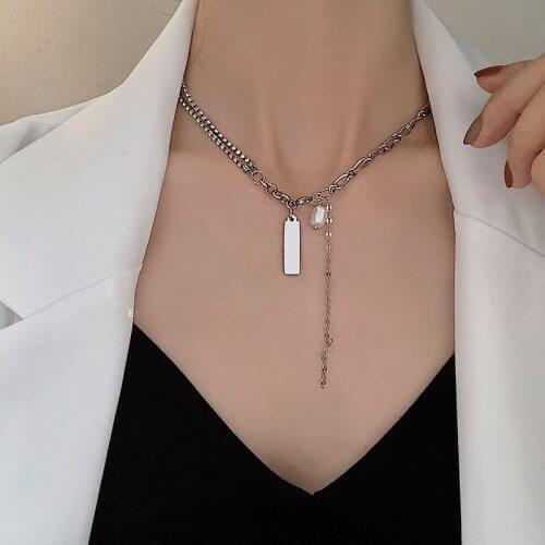 Asymmetric Chain Square Charm Choker Necklace for Women Korean Collar Necklace Womens Pearl Charm Short Neck Chain Jewelry New