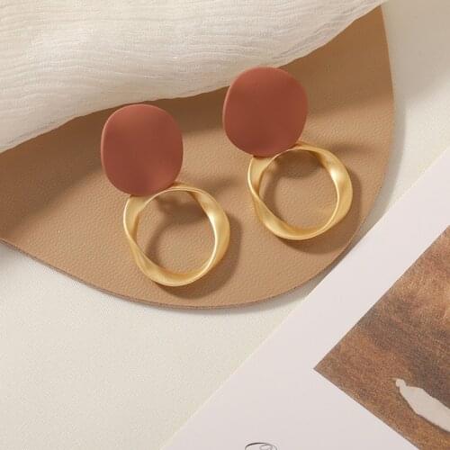 2021 summer latest retro temperament European and American earrings female net red cold wind earrings new Hong Kong style wild t