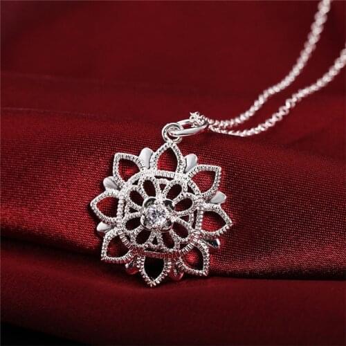 New 925 Silver Necklace Womens Hollow Carved Flower Necklace Wedding Gift Fashion Jewelry