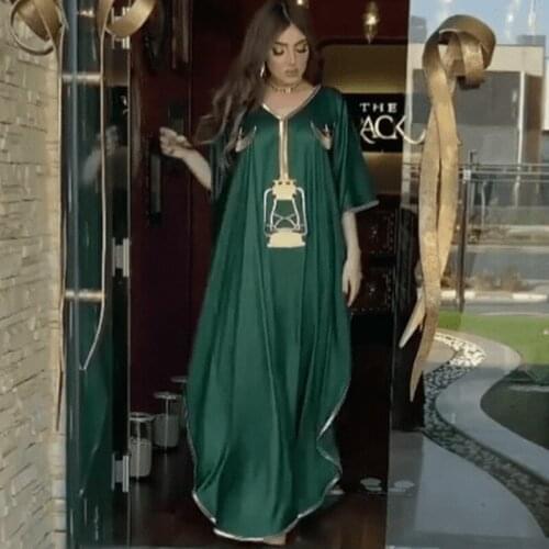 Dubai Muslim Womens Fashion Long Skirt Moon Stitching Embroidered Dress Islamic Solid Color Bat Sleeve Ramadan Worship Robee