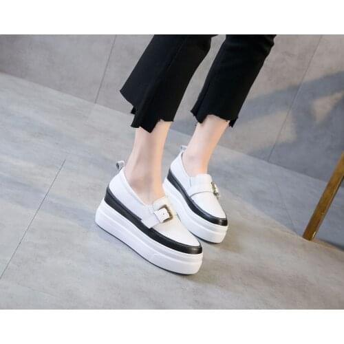 Leather shoe 41 42 spring thick soles with one word button, leather small white shoes