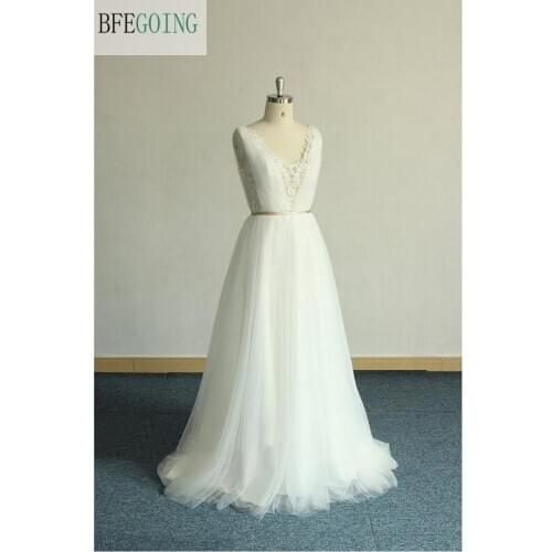 White Tulle Lace Appliques V-Neck Strapless Floor-Length A-line Wedding dress Sweep Train Custom made
