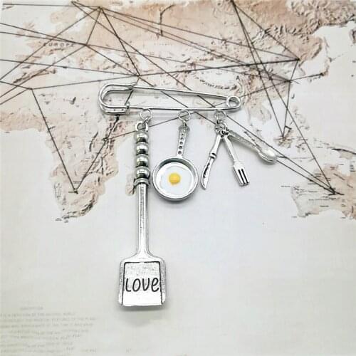 New Chef Gift Chef Brooch Fried Egg Frying Pan Tableware Kitchen Gift Knife and Fork Creative Personality Brooch