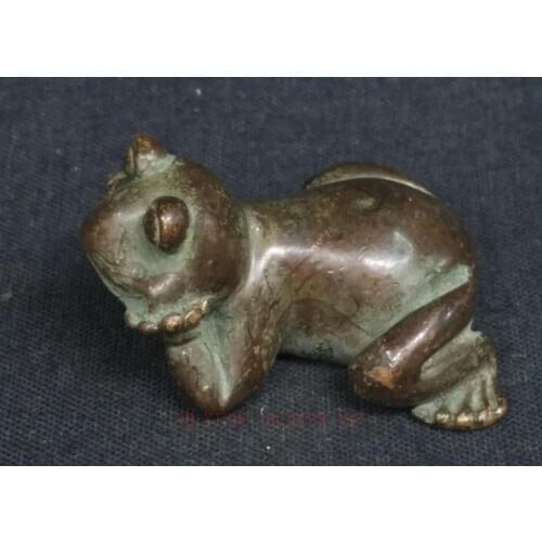 YIZHU CULTUER ART Collection Old China Bronze Carving Lovely Frog Statue Paperweight or Pendant Family Decoration Gift