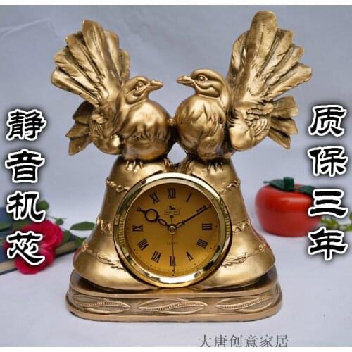 European Retro Clock and dove sitting clock bedside bedroom silent clock creative furnishings European home decoration