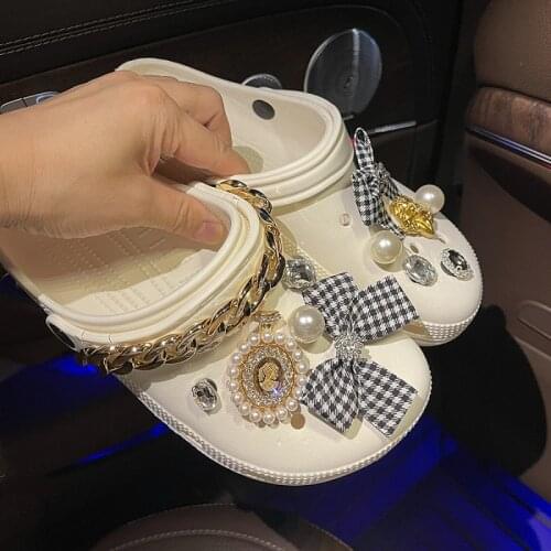 Luxury Croc Charms Buckle DIY Decoration 2021 Fashion Croc Shoes Rhinestone Pearl Shoe Charms for Crocs Vintage Shoe Accessories