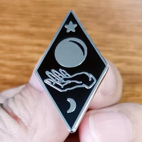 Ouija Board with Hands Moon Star Diamond Occultism Art Enamel Brooch Pin Hat Bag Lapel Pins Badges Fashion Jewelry Accessories