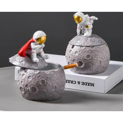 Exquisite Astronaut Cartoon Creative Ashtray with Cover Space Dream Series Home Decoration Niche Planet Astronaut Ornaments