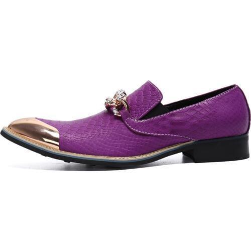 Summer mens shoes Metal drill buckle Snake grain retro casual single shoes personality pointed shoes Purple medium heel