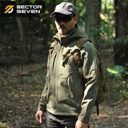 Outdoor tactical Plush windbreak and splash proof warm jacket