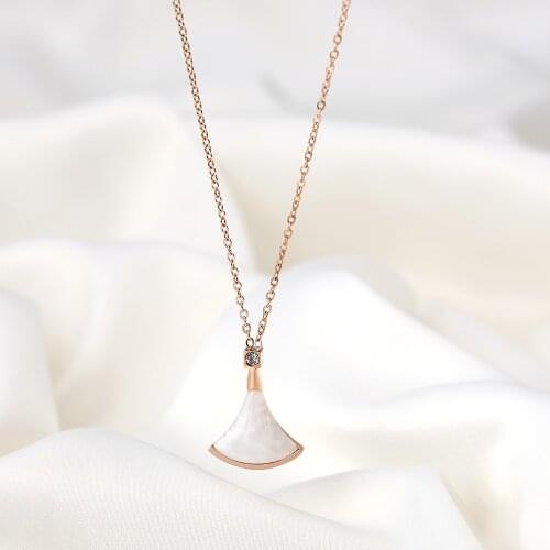 Sweet Elegant White Shell Fan Shape Pendant Women Necklace Female Rose Gold Color Stainless Steel Neck Chain Jewelry Femme Gift