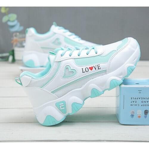 Women Letter Heart Sneakers Soft Patchwork White Shoes Brand Girls Cute Thick Heel Sneakers Designer Breathable Running Platform