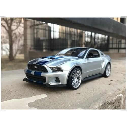 Diecast 1/24 2010 Ford Mustang Roadster GT500 Simulation Alloy Car Model Decoration Collection Souvenir Display Vehicle Gift Toy