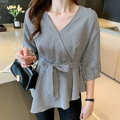 Chemisier Femme Asymmetry Plaid Shirt Women Spring Autumn Womens Tops 2021 Vintage V-Neck Bow Belt Blouse Shirts Woman Clothes