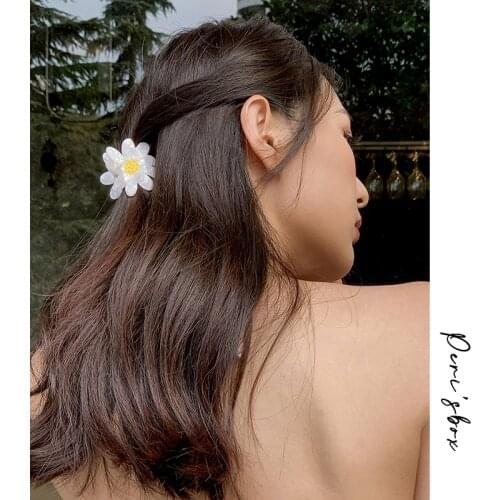 PerisBox Cute White Acetic Acid Daisy Hair Clips For Women Elegant Tulip Flower Hair Claw Accessories Jewelry Barrettes