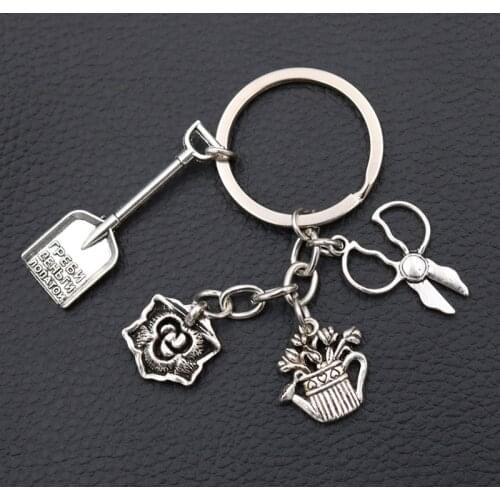 WKOUD 1pcs Creative Gardening Tools Metal Keychain - Earthen Shovel Charms Gardening Scissors Charms Watering Pot Charms A1140
