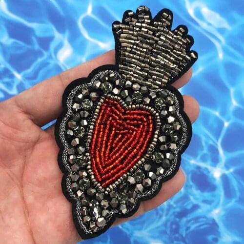 2pcs Radish Embroidery Patch for Clothes Sewing on Bead Sequins Motif Applique Clothes Shoes Bags Decorated Crafts