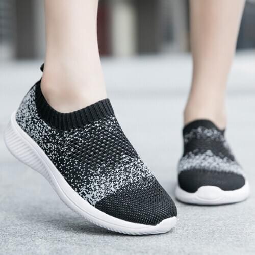 Women Shoes Slip On Breathable Outdoor Sneakers Sports Shoes Woman Tennis Shoes Summer Mesh Trainers Flat Fitness Shoes Big Size