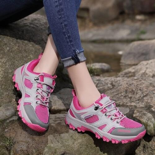 Spring Summer Mesh Breathable Hiking Shoes Women Couple Outdoor Sneakers For Trekking Tourism Camping Women Trekking Shoes 2021