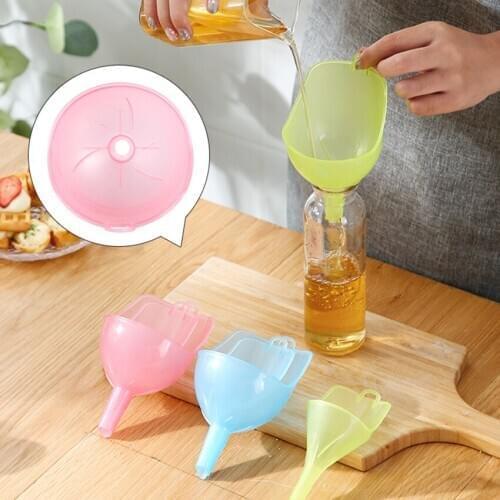 2Pcs/set Hanging Funnel Prevent Oil Leakage Funnels Kitchen Cooling Tools Portable Dispensing Wine Salt Sauce Seasoning Funnel