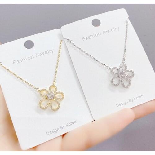 BOTU 2021 New Micro-Inlaid Zircon Sun Flower Necklace Womens Fashionable Elegant Fashionable Pendant Necklace Jewelry for Women