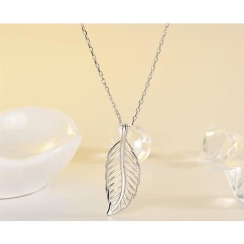 Trendy Hollow Leaf Pendant Necklace For Women Jewelry Fashion Princess Silver Plated Necklace Girl Choker Accessories Lady