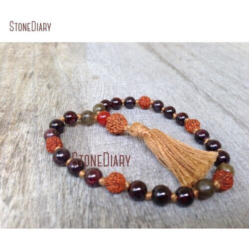 Bohemian Tassel Charm Rudraksha 27 Beads Bracelet Hand Hand knotted Garnet Labradorite & Rudraksha Mala Bracelet BM11023