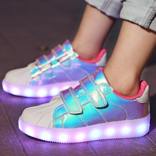 2021 Size 25-36 Luminous Sneakers for Kids Shoes Glowing Sneakers with Baby Light Up Shoes for Children Fashion Running Sneakers
