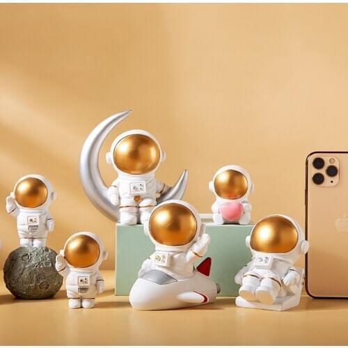 Homelily Creative Home Decoration Accessories Modern Mini Astronaut Room Decor Small Ornaments Office computer desk furnishings