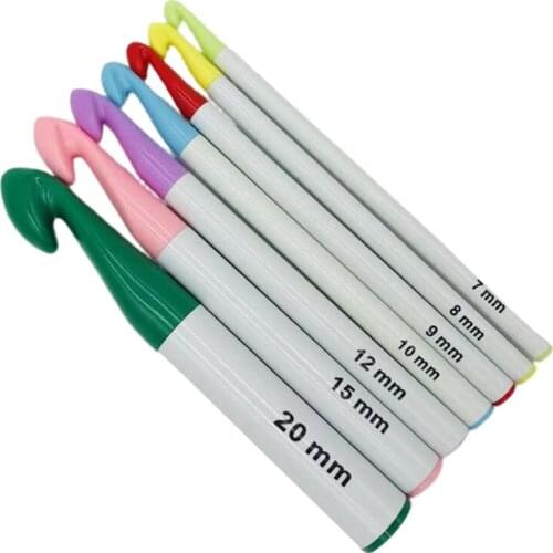7 Pieces Huge Plastic Handle Crochet Hooks Set Large Size 7mm-20mm Colorful Sweater Knitting Needles Yarn Sewing Tools