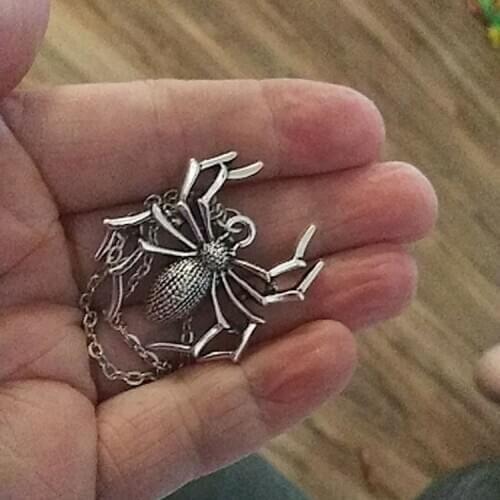 Fashion Retro Spider Necklace Mens Pendant Jewelry Accessories Sweater Chain Jewelry Hot Sale