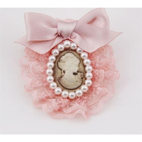 Classic Bijoux Queen Head Portrait Brooches Lace Ribbon Cloth Pearl Jewelry Brooch For Women Girls Coat Suit Shirt Collar Pins