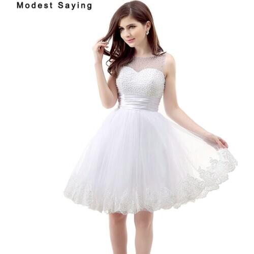 2017 New Elegant White Short Lace Cocktail Dresses with Pearls Bodice Girls Formal Ball Gown Party Prom Gowns vestidos de coctel