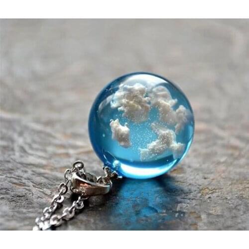 Fashion Creative Ball Inlaid Sky Cloud Necklace Frwomen Temperament Banquet Pendant Black Bird Chain Jewelry Whole Sale