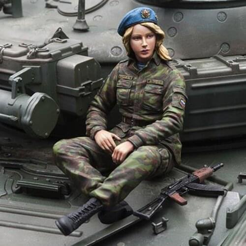1/16 Russia Female Infantry, No tank, Resin Model Soldier GK, Modern military theme, Unassembled and unpainted kit