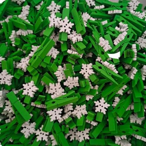 10pcs Snowflake Wooden Clothespins Red Green Pegs for Christmas Party Decorations