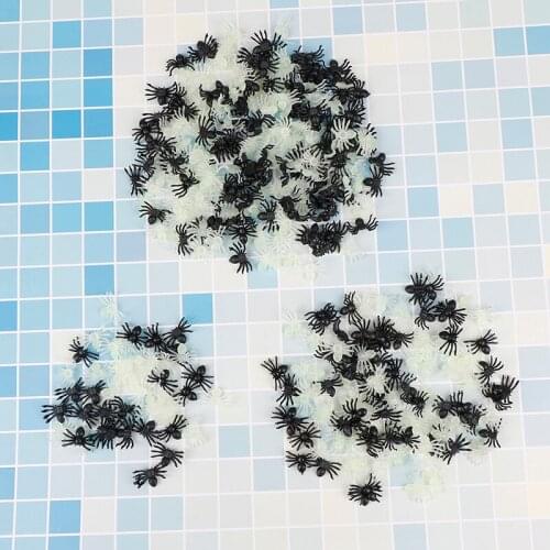 Halloween Decorative Spiders Toys Props 50/100/200Pcs Novelty Realistic Plastic Small Fake Spider Halloween Pranks Joking Toys