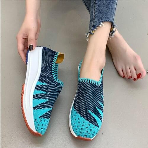 Sneakers Women Walking Shoes Woman Lightweight Loafers Tennis Casual Ladies Fashion Slip on Sock Vulcanized Shoes Plus Size 2021