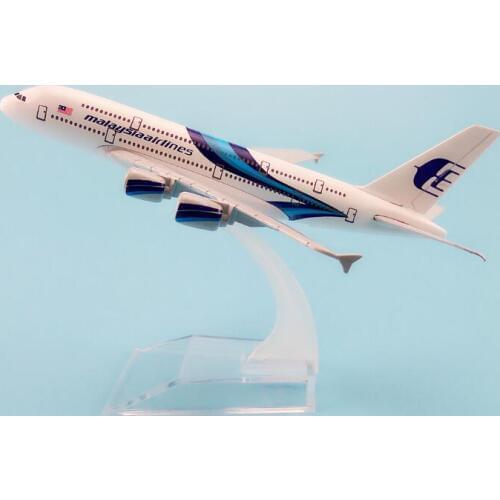 Hot sell Size 1:400 plane model A380 Malaysia Sina A380 Metal simulation airplane model for kid toys Christmas gift