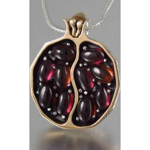 Vintage Fruit Pomegranate Pendant Necklace Retro Red Garnet Pomegranate Stone Necklace Women Wedding Jewelry Birthday Gifts