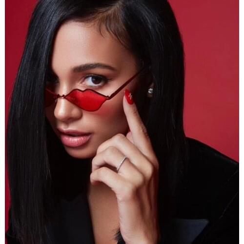 Sexy Red Lips Sunglasses 90S Hippie Vintage sun galsses for Women Festival Rave Party Sun Glasses Ladies Eyeglasses