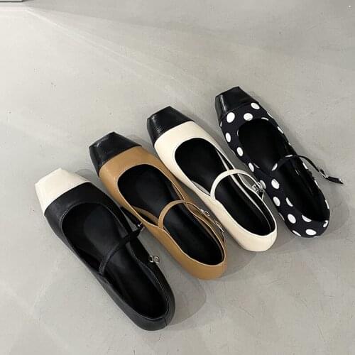 Bailamos Women's Moccasins